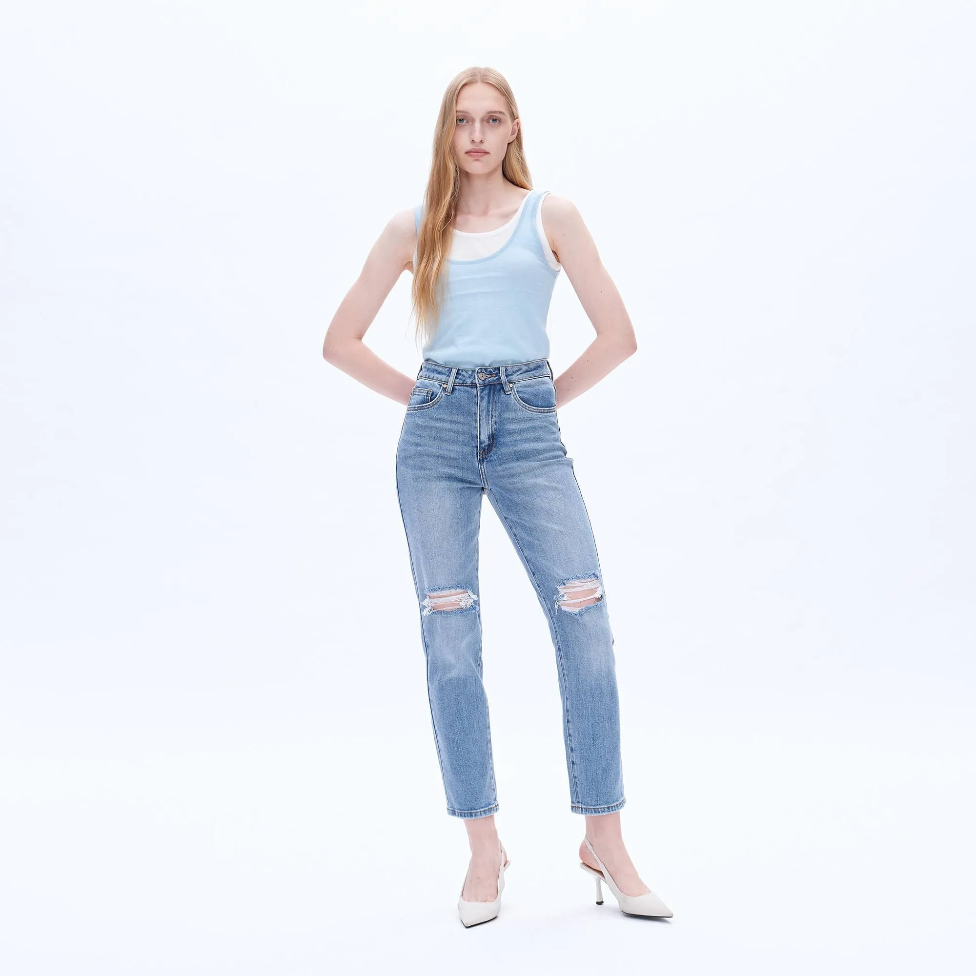 HIGH RISE MOM JEANS WITH FINISHED HEM