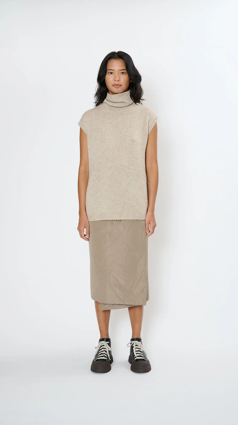 Mole Sweater Vest in Oatmeal Melange