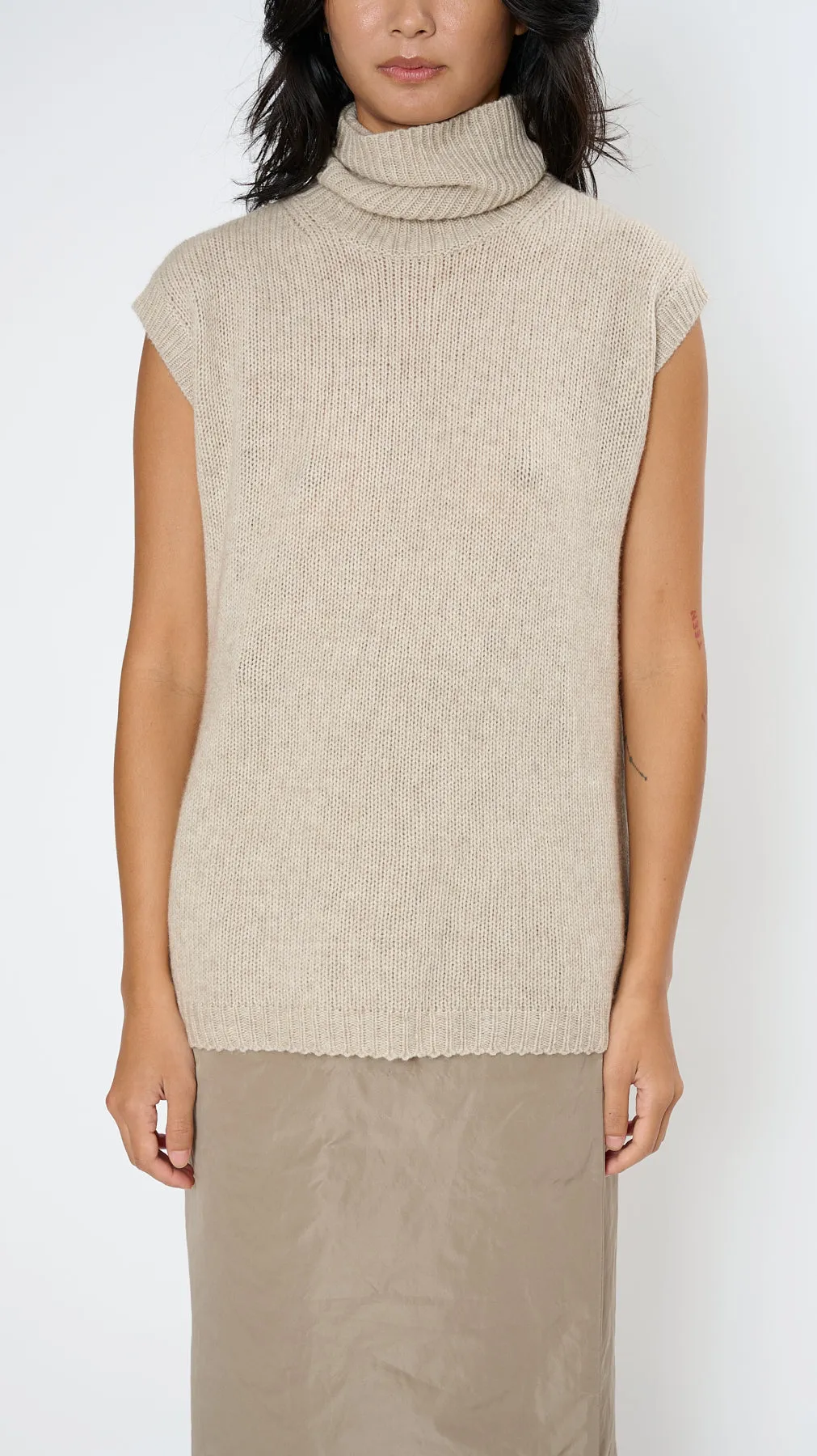 Mole Sweater Vest in Oatmeal Melange