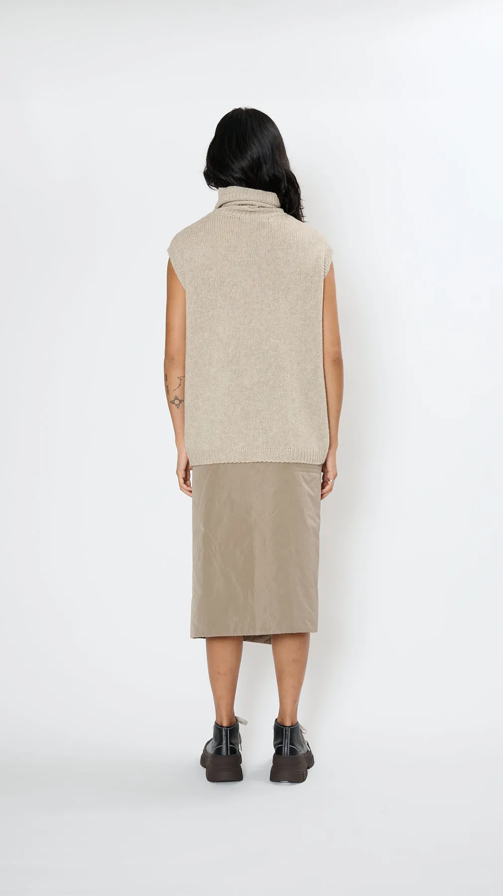 Mole Sweater Vest in Oatmeal Melange