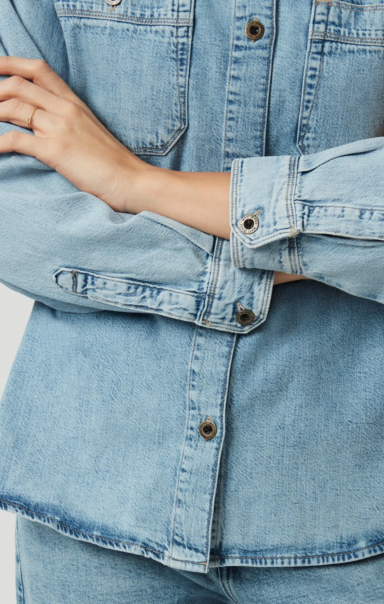 SUSAN DENIM SHIRT IN LIGHT USED DENIM